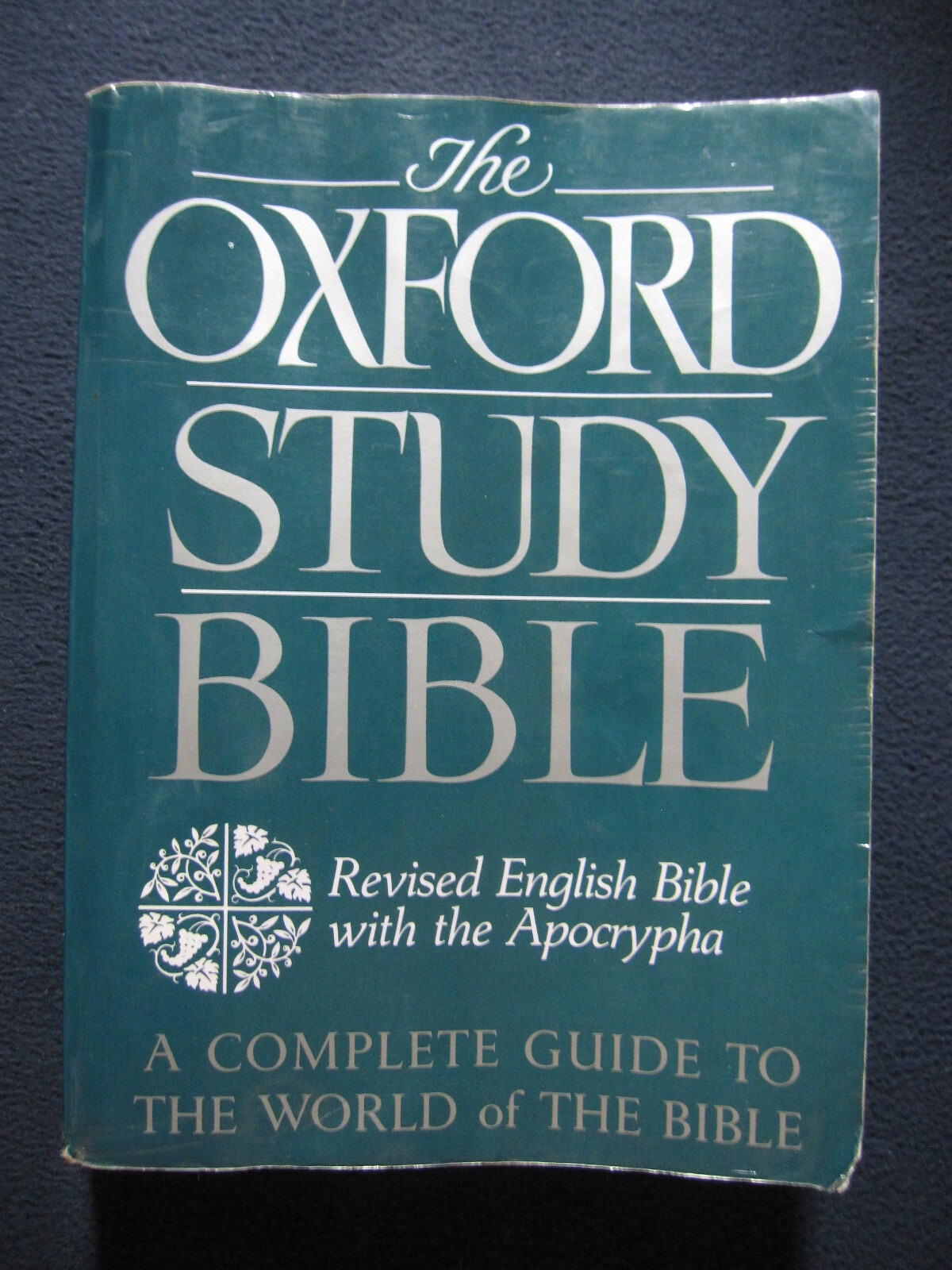 The Oxford Study Bible: Revised English Bible with the Apocrypha [Paperback] S..