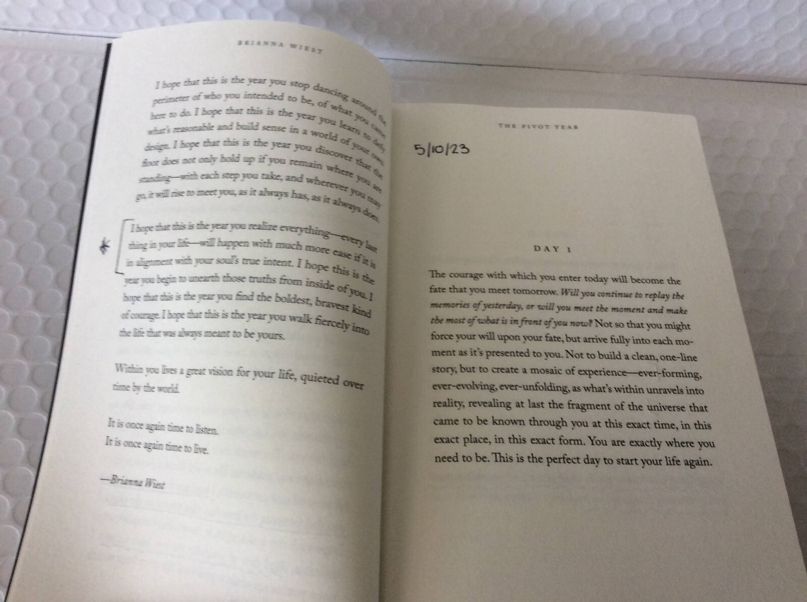 The Pivot Year: 365 Days Become the…by Brianna Wiest (2023, Paperback) SIGNED