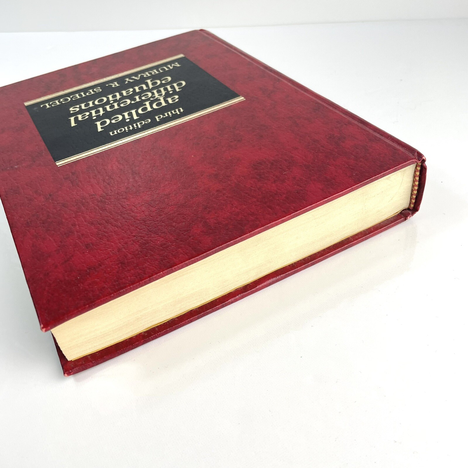Applied Differential Equations, 3rd Edition Murray R. Spiegel HC 1981