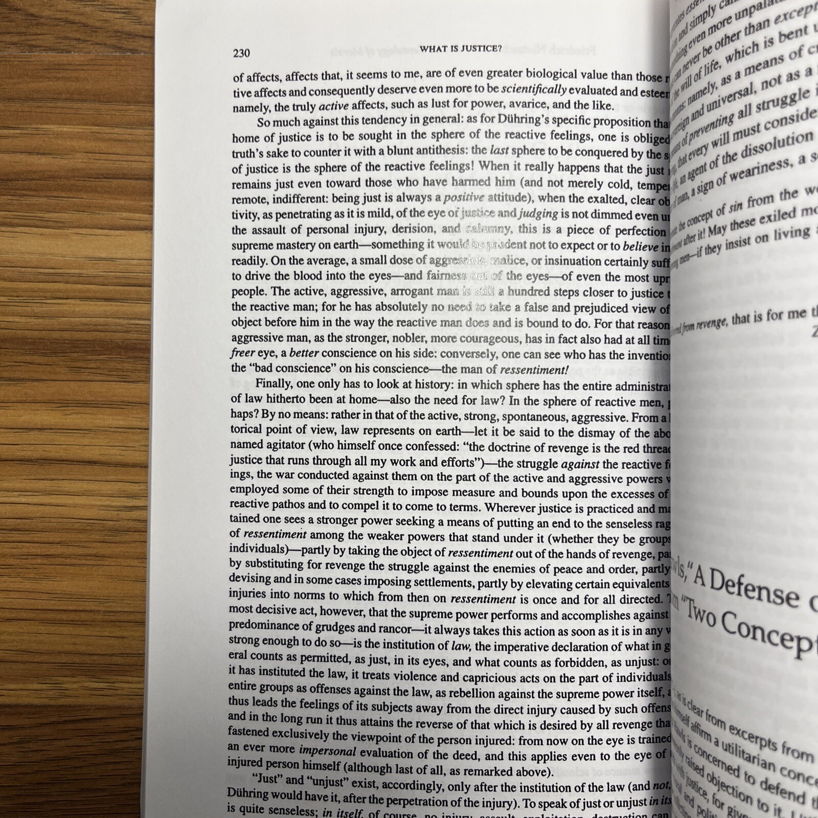 What Is Justice?: Classic and Contemporary Readings by Robert C Solomon