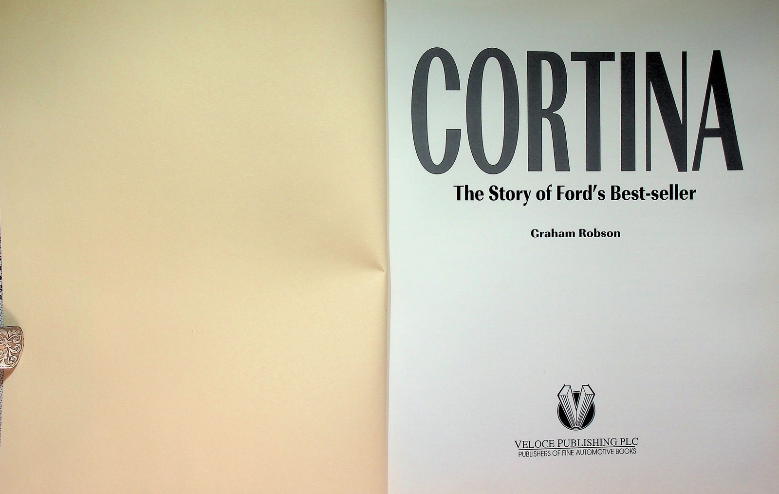 Cortina The Story of Ford’s Best-seller Graham Robson 1998 1st Ed HC DJ