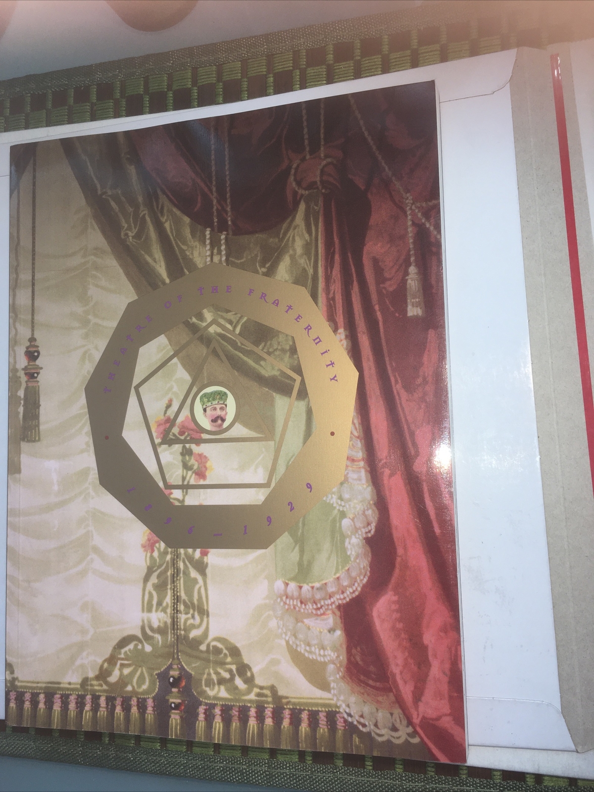 Theatre of the Fraternity : Staging the Ritual Space of the Scottish Rite of…