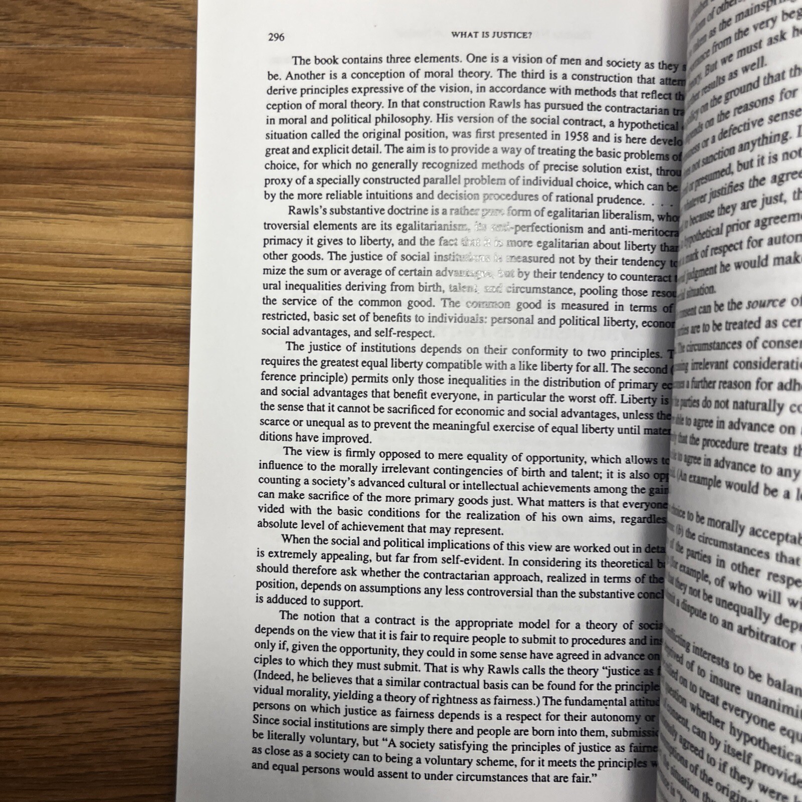 What Is Justice?: Classic and Contemporary Readings by Robert C Solomon
