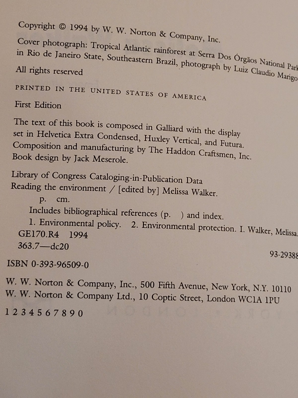 Vtg 1994 “Reading the Environment” by Melissa Walker. Paperback.
