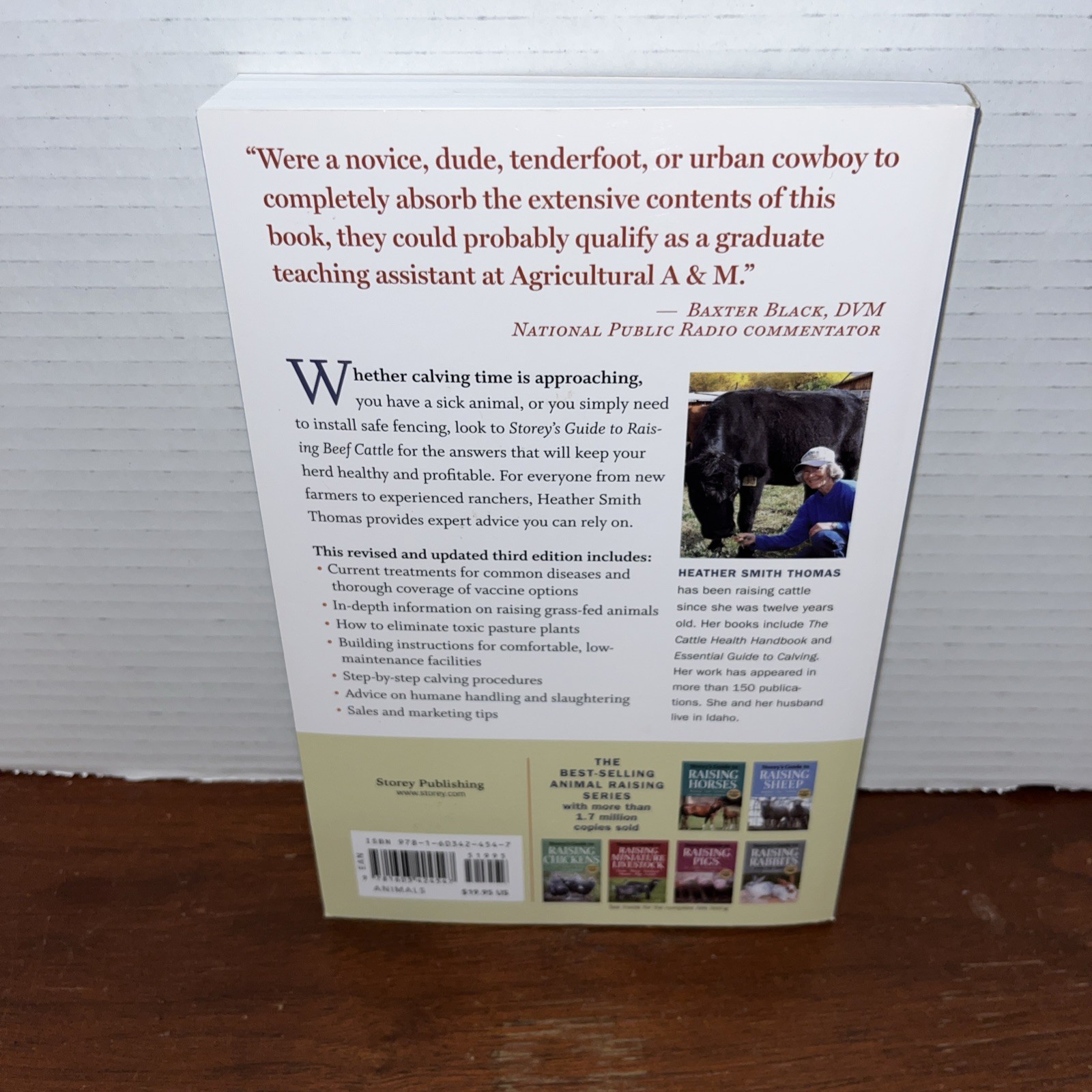 Storey’s Guide to Raising Beef Cattle – Heather Smith Thomas – Unread Shelf Wear