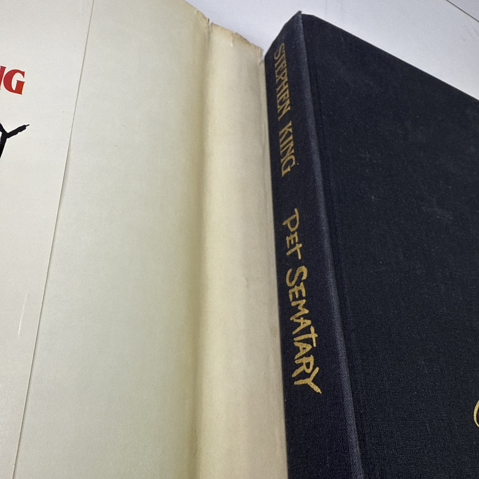 Pet Sematary by Stephen King Doubleday 1983 (Y43 Gutter Code)
