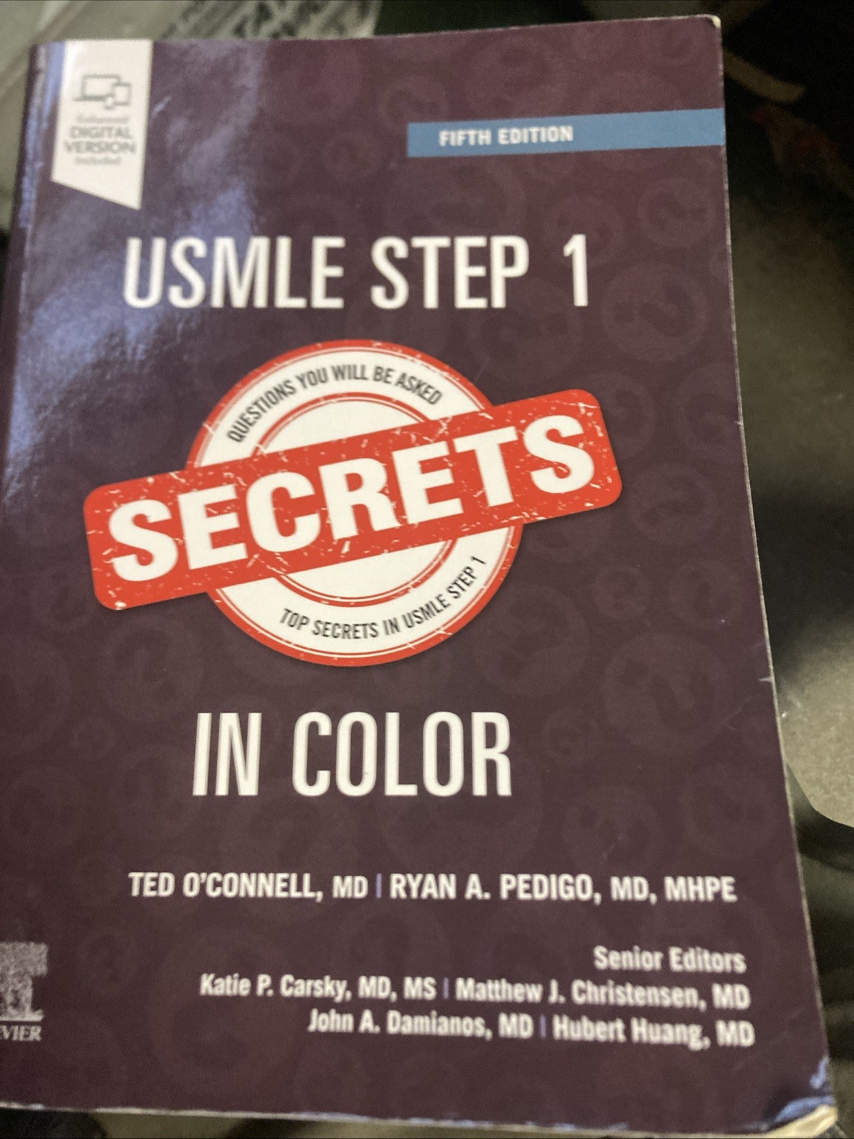USMLE Step 1 Secrets in Color (5th Edition) [Paperback]