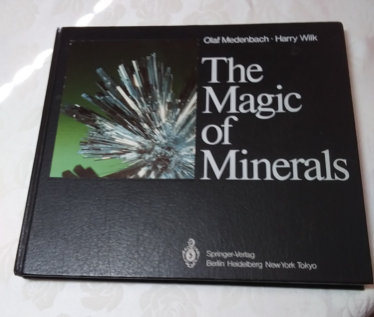 Rock identification book The Magic of Minerals 110 photos color large 196 pgs hb