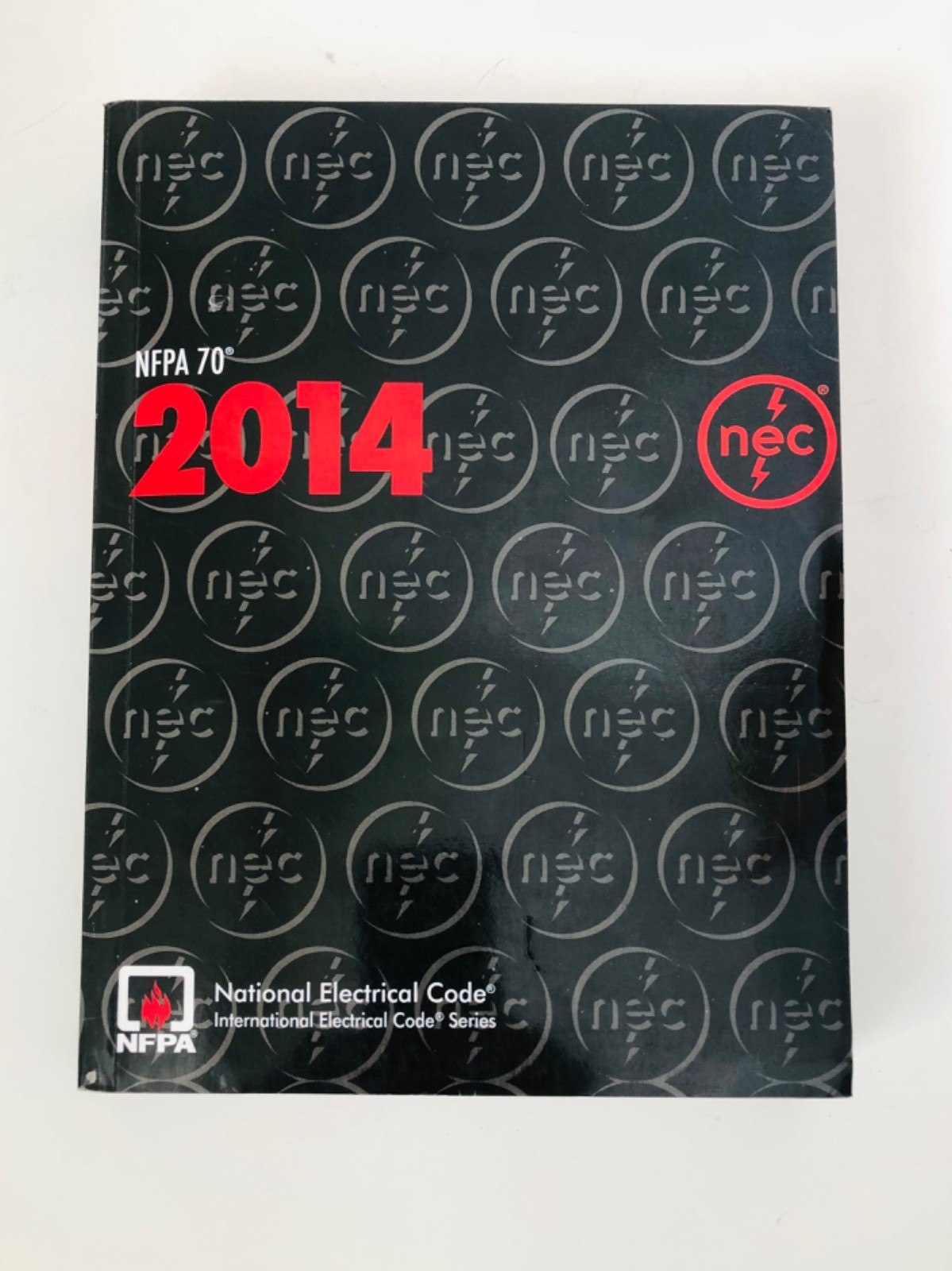 NFPA 70, National Electrical Code 2014 Edition by National Fire Protection SOFT