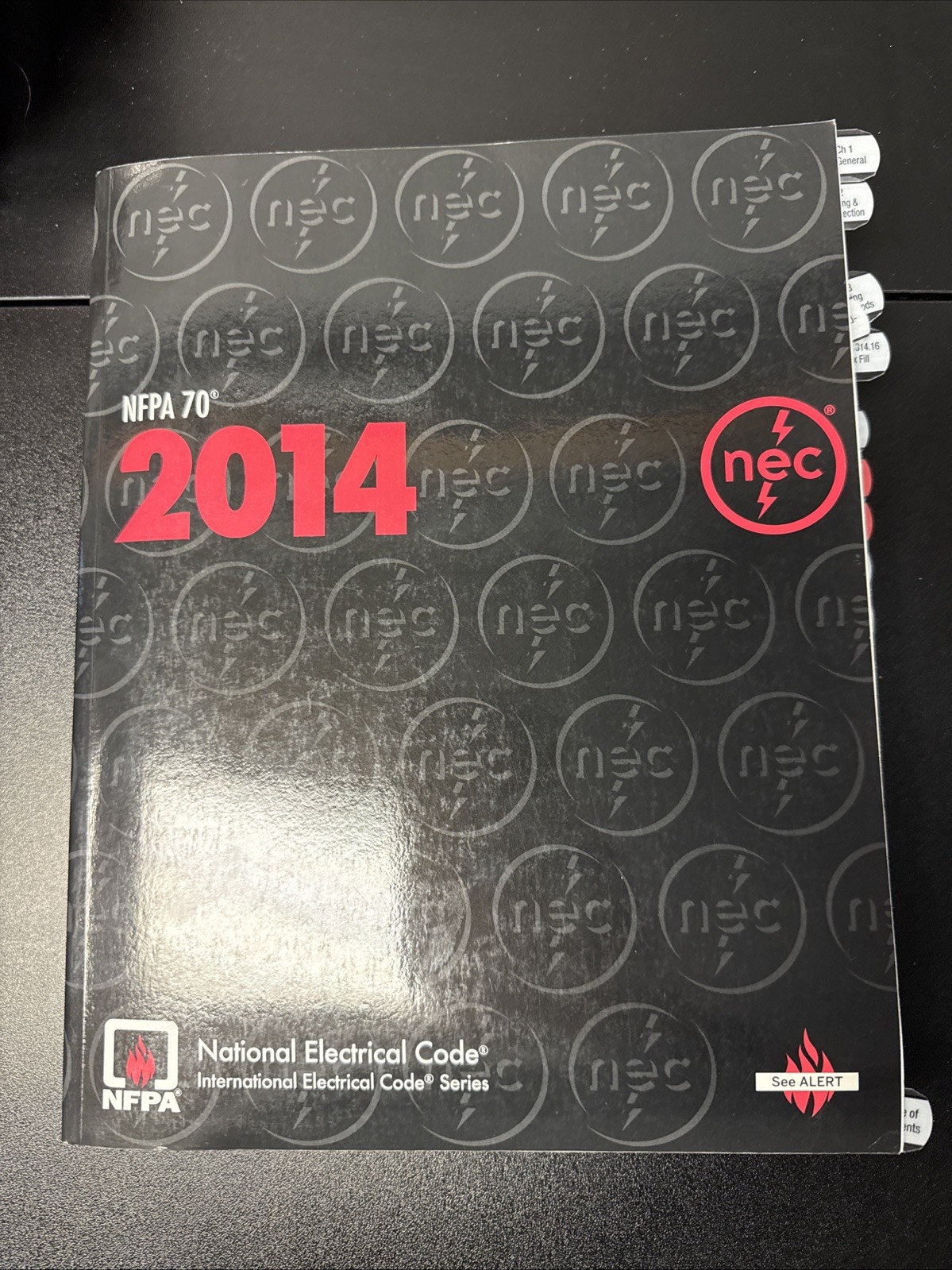 NFPA 70, National Electrical Code : 2014 Edition by National Fire Protection…