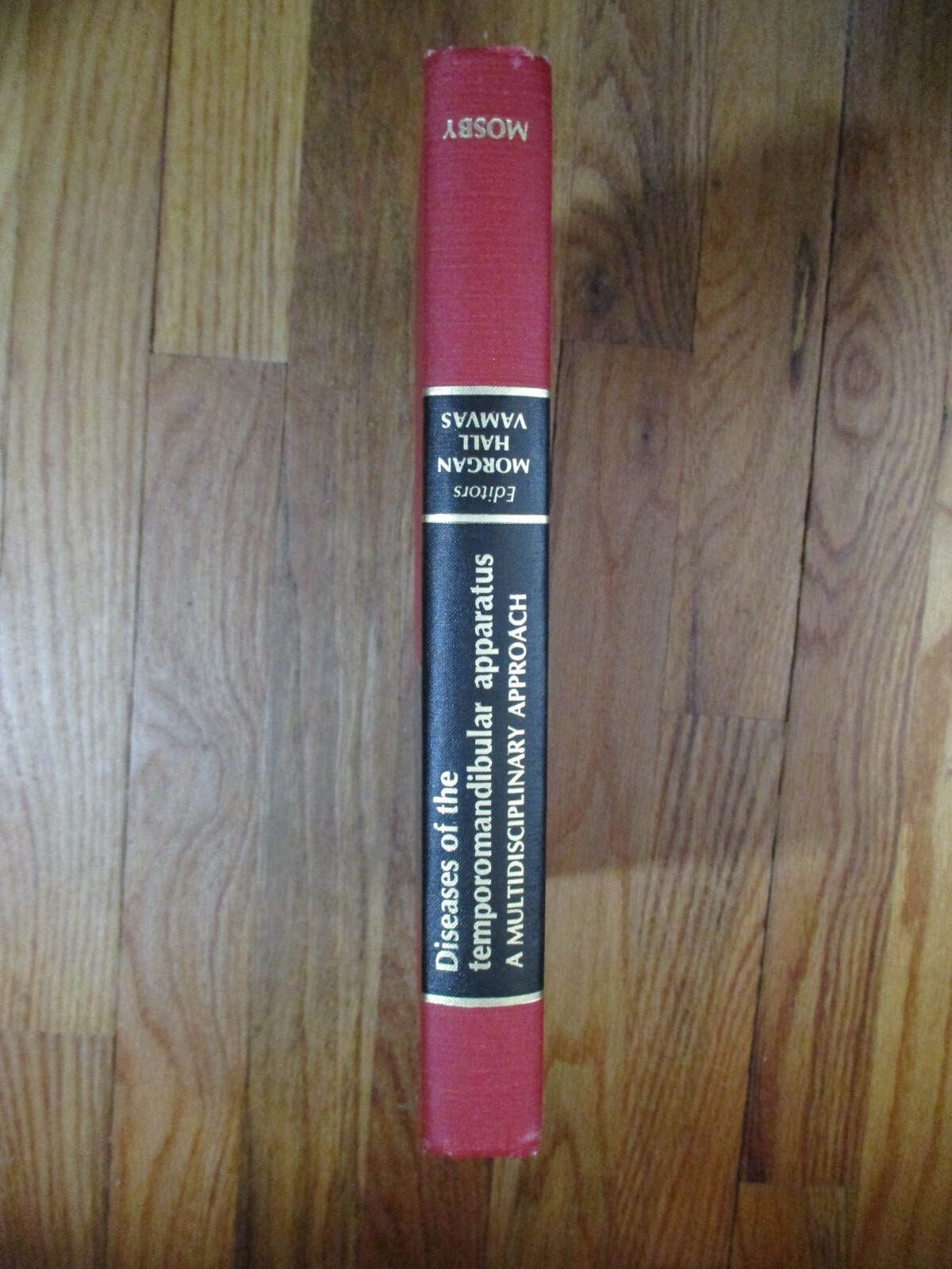 Diseases of the Tempormandibular Apparatus : A Multidisciplinary Approach 1977