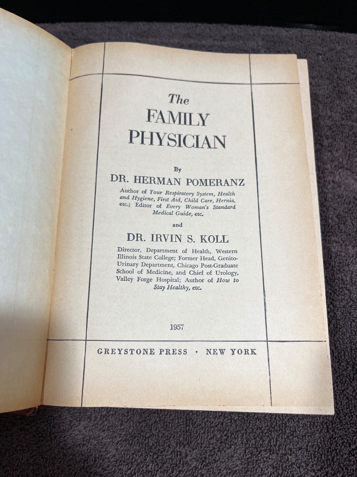 The Family Physician Dr Herman Pomeranz Dr Irvin S Koll DeLuxe Edition 1957