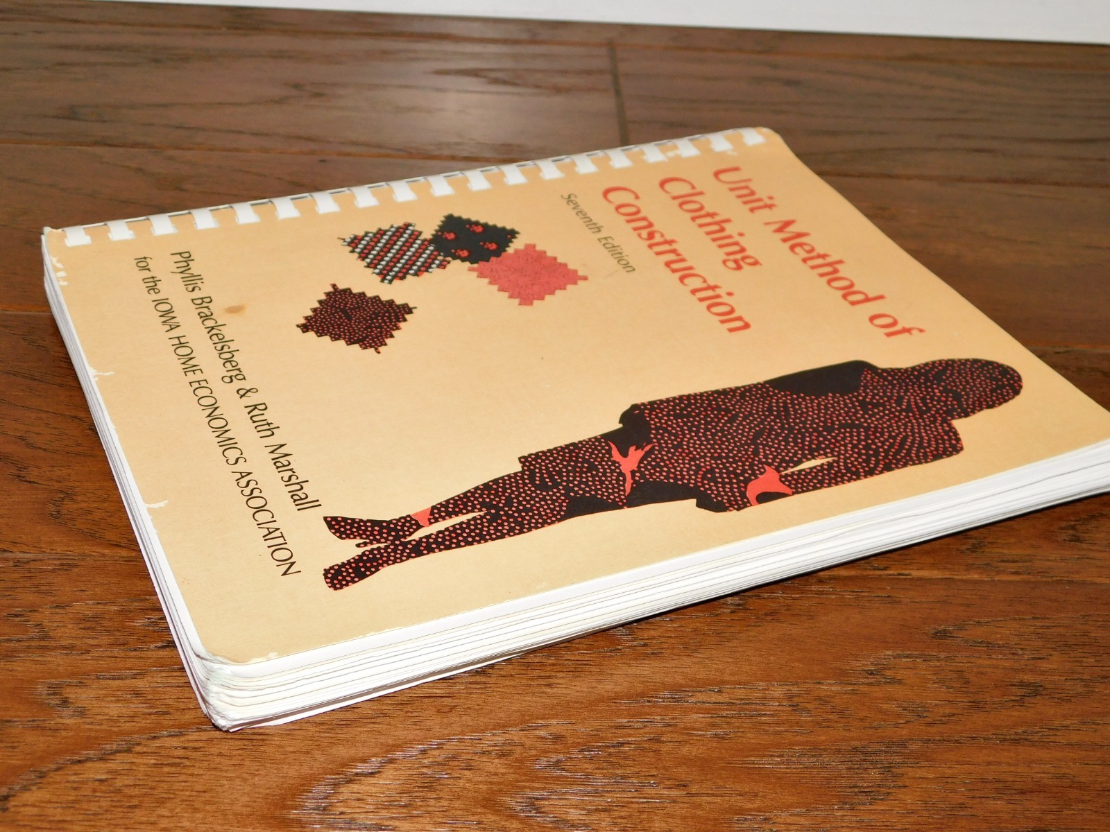 Unit Method of Clothing Construction Seventh Edition Brackelsberg&Marshall VNTG!