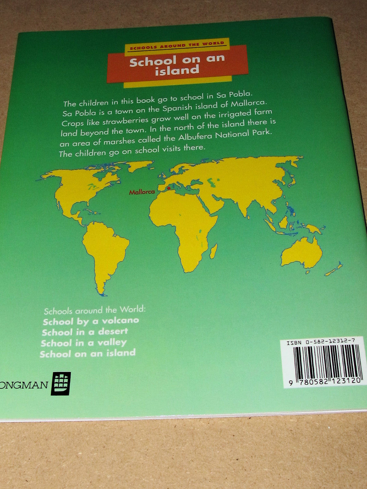 Schools Around the World: School on an Island E. Pryse (Paperback 1994) 32 pages