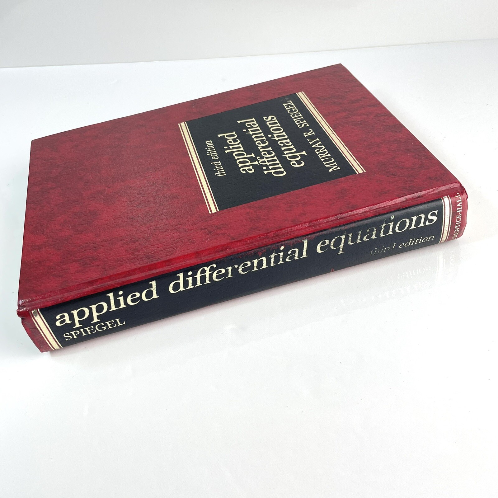 Applied Differential Equations, 3rd Edition Murray R. Spiegel HC 1981