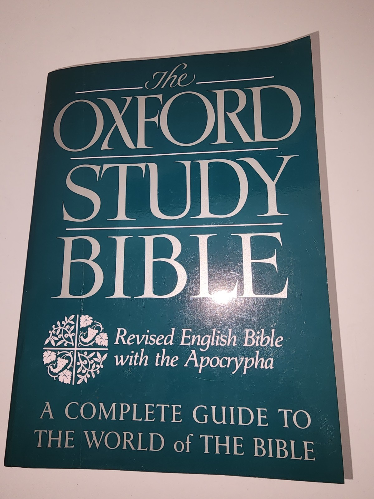 The Oxford Study Bible: Revised English Bible with the Apocrypha – paperback…