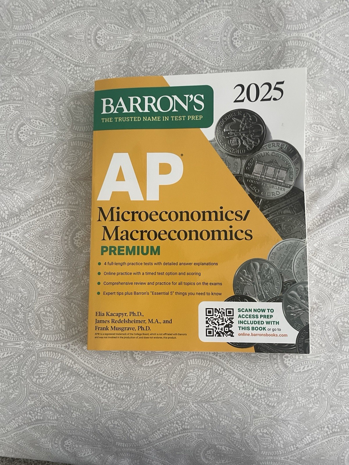 Barron’s Ap Prep Ser.: AP Microeconomics/Macroeconomics Premium, 2025: Prep Book
