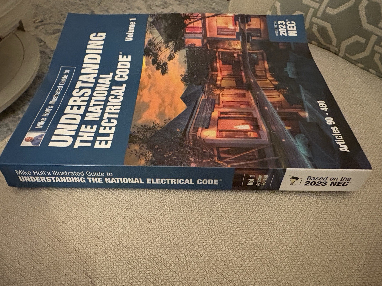 Mike Holt’s Understanding the NEC, VOL 1 Textbook (Art 90-480), 2023 NEC Unused