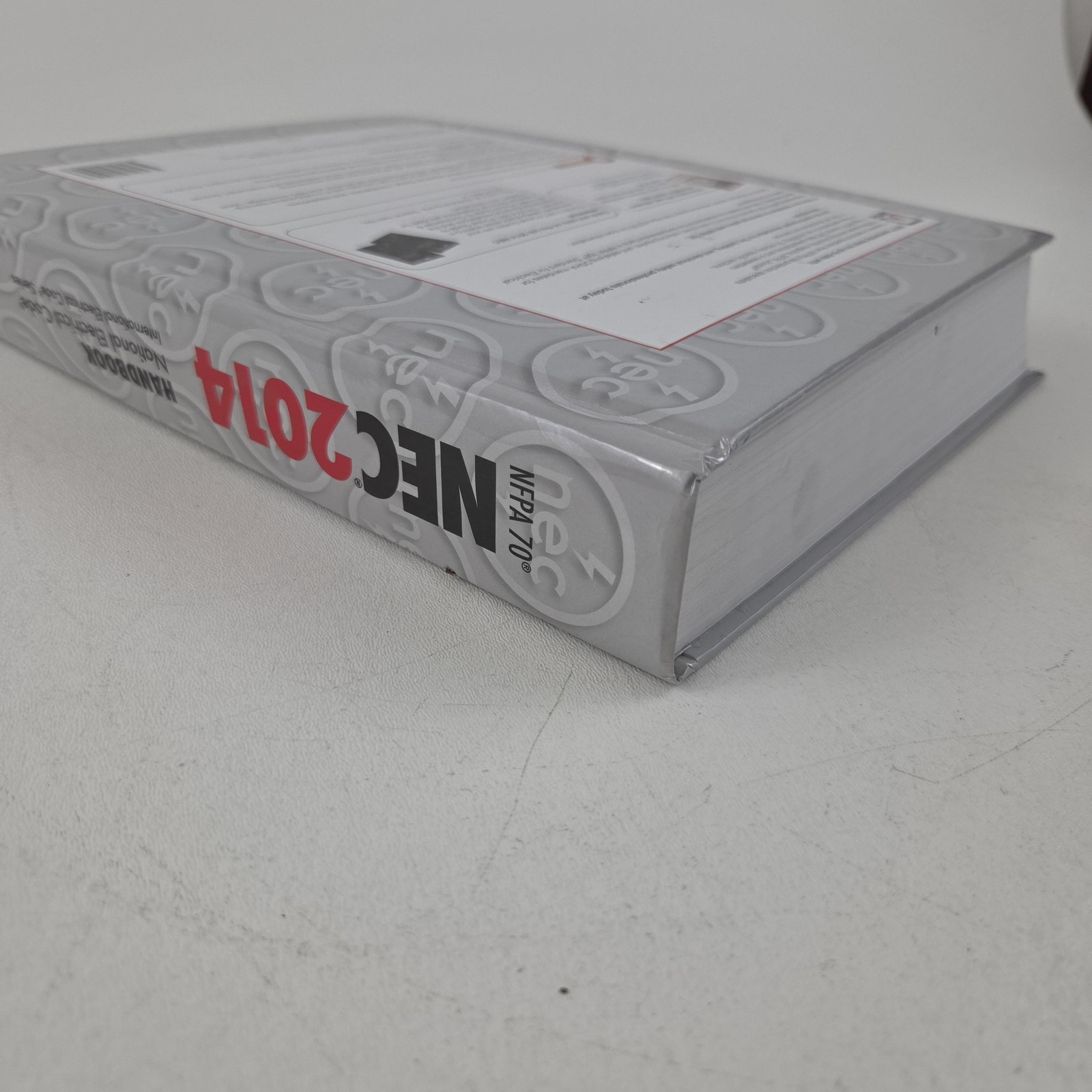 National Electrical Code Handbook NEC NFPA 70 Earley Gray HC 2014 13th