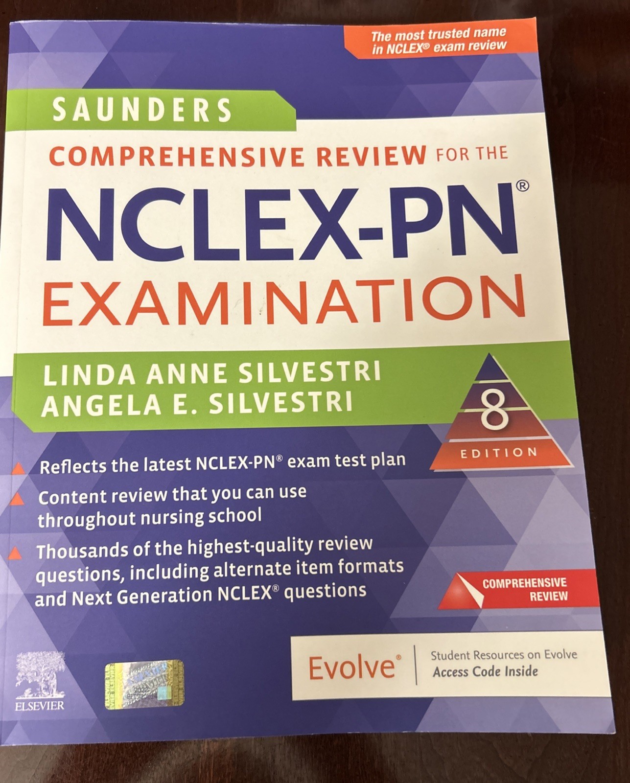 Saunders Comprehensive Review for NCLEX-PN 8th Edition 984 pages-Very Good Plus