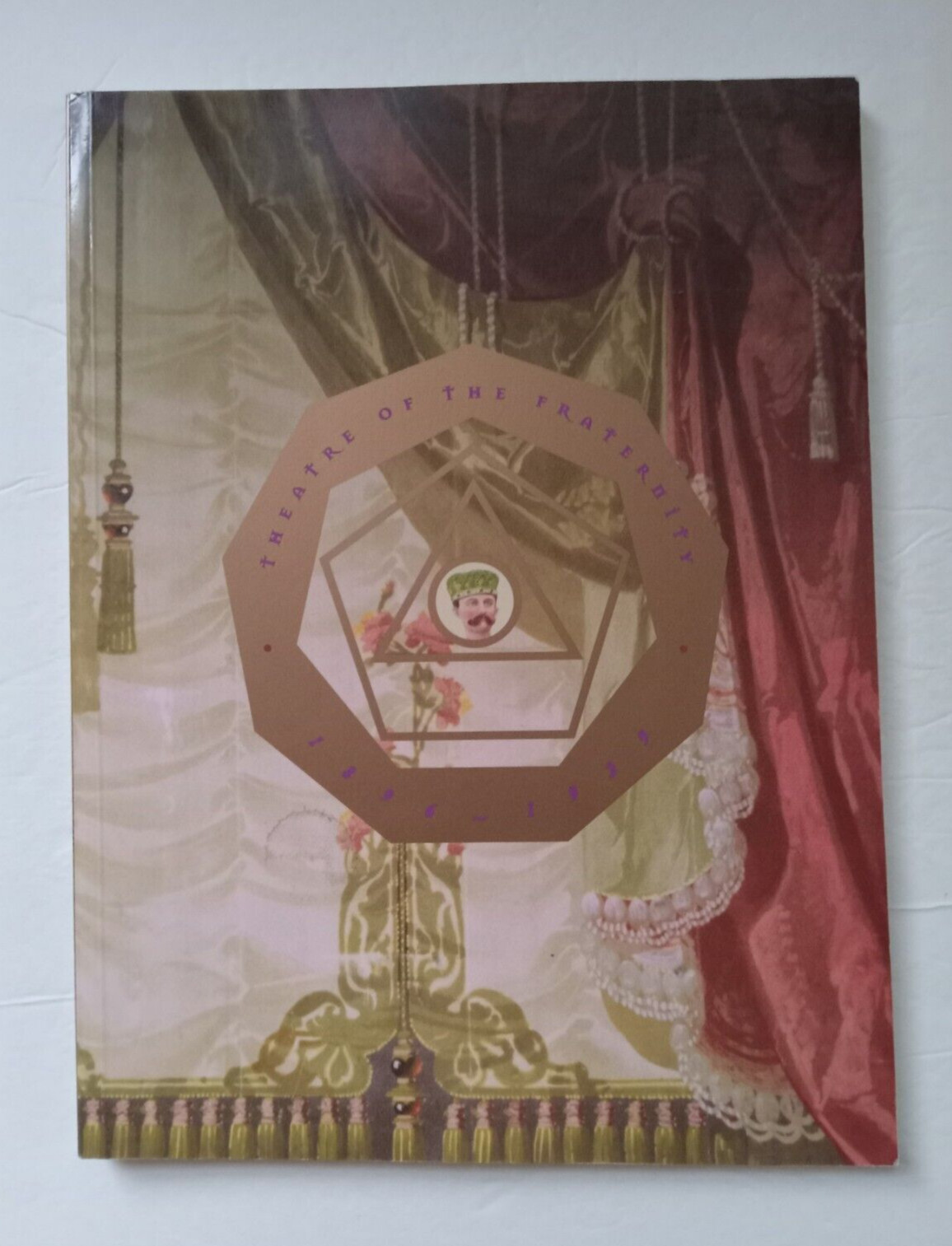 Theatre of the Fraternity : Staging the Ritual Space of the Scottish Rite of…
