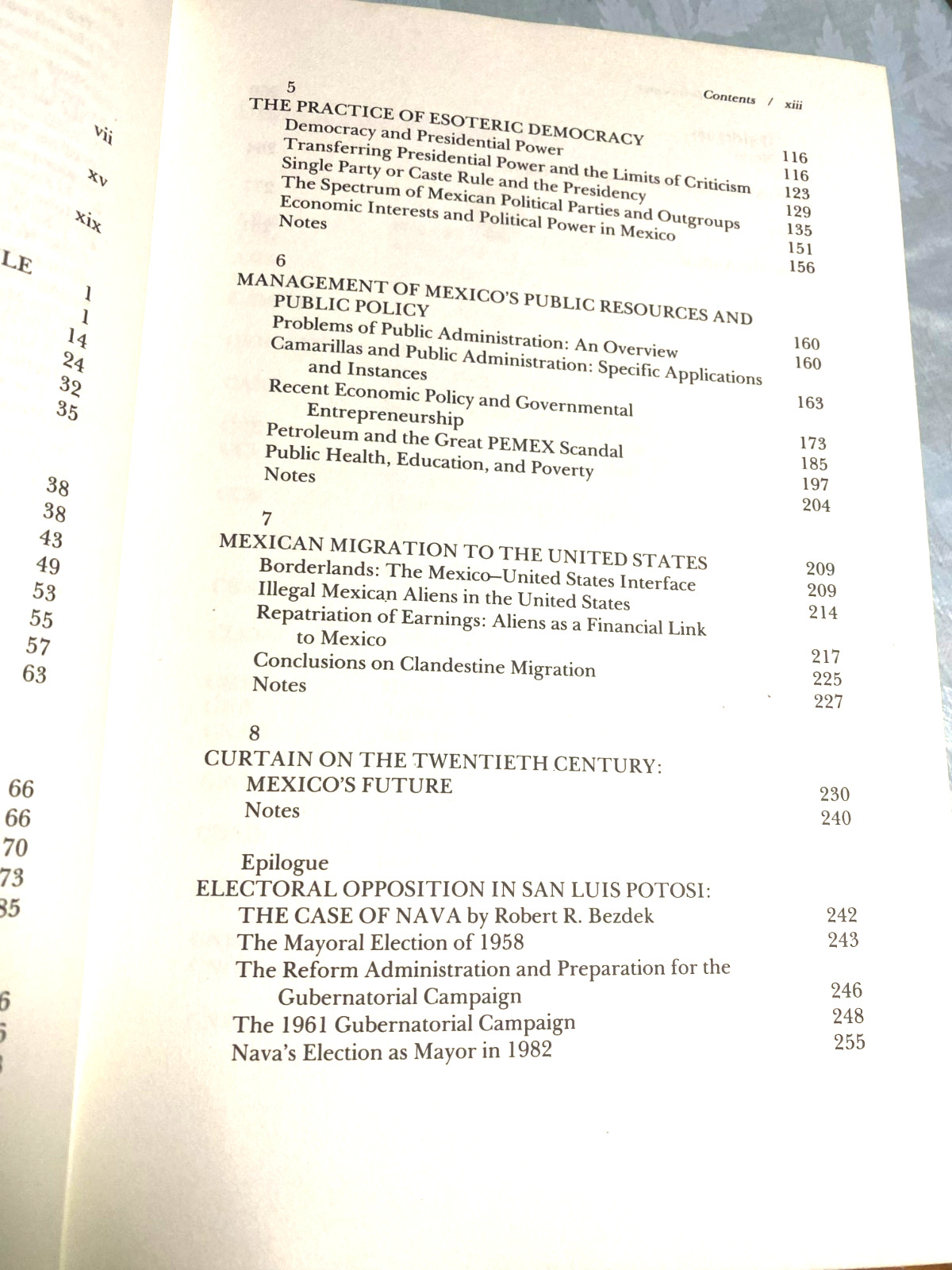Mexican Democracy : A Critical View by Kenneth F. Johnson (1984) 3rd Edit GREAT