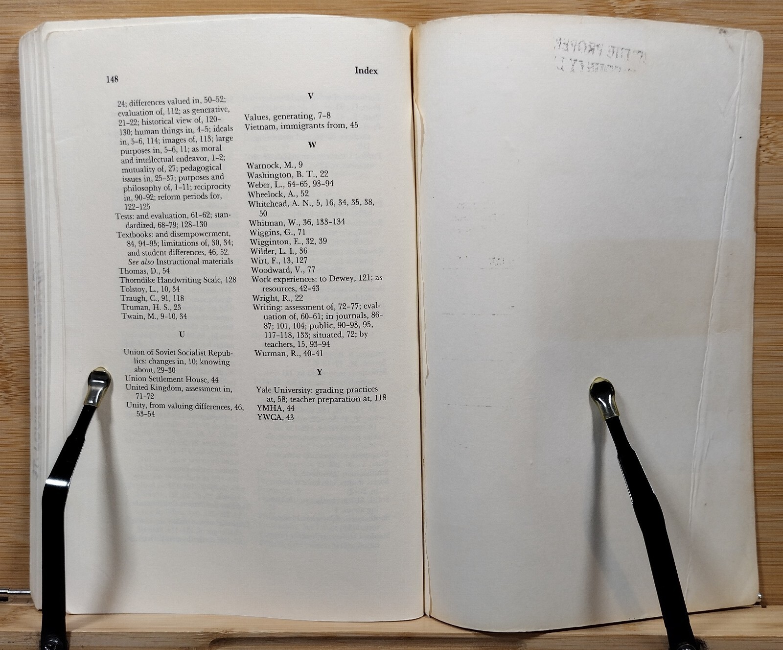 A Letter to Teachers: Reflections on Schooling and the Art of Teaching 1st EDITI