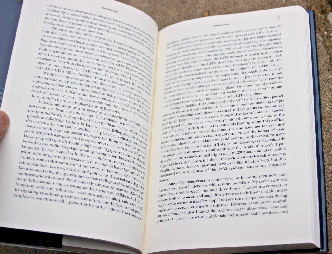 2010 Nature’s Embrace : Japan’s Aging Urbanites and New Death Rites Satsuki HCDJ