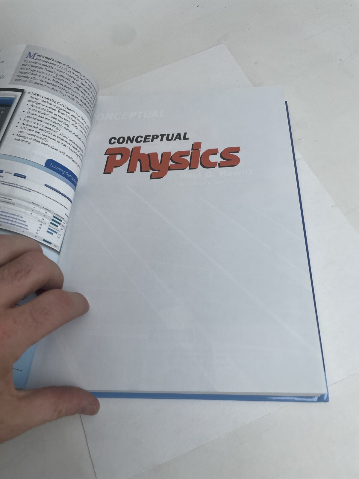 Conceptual Physics (12th Edition) – Hardcover By Hewitt, Paul G – VERY GOOD