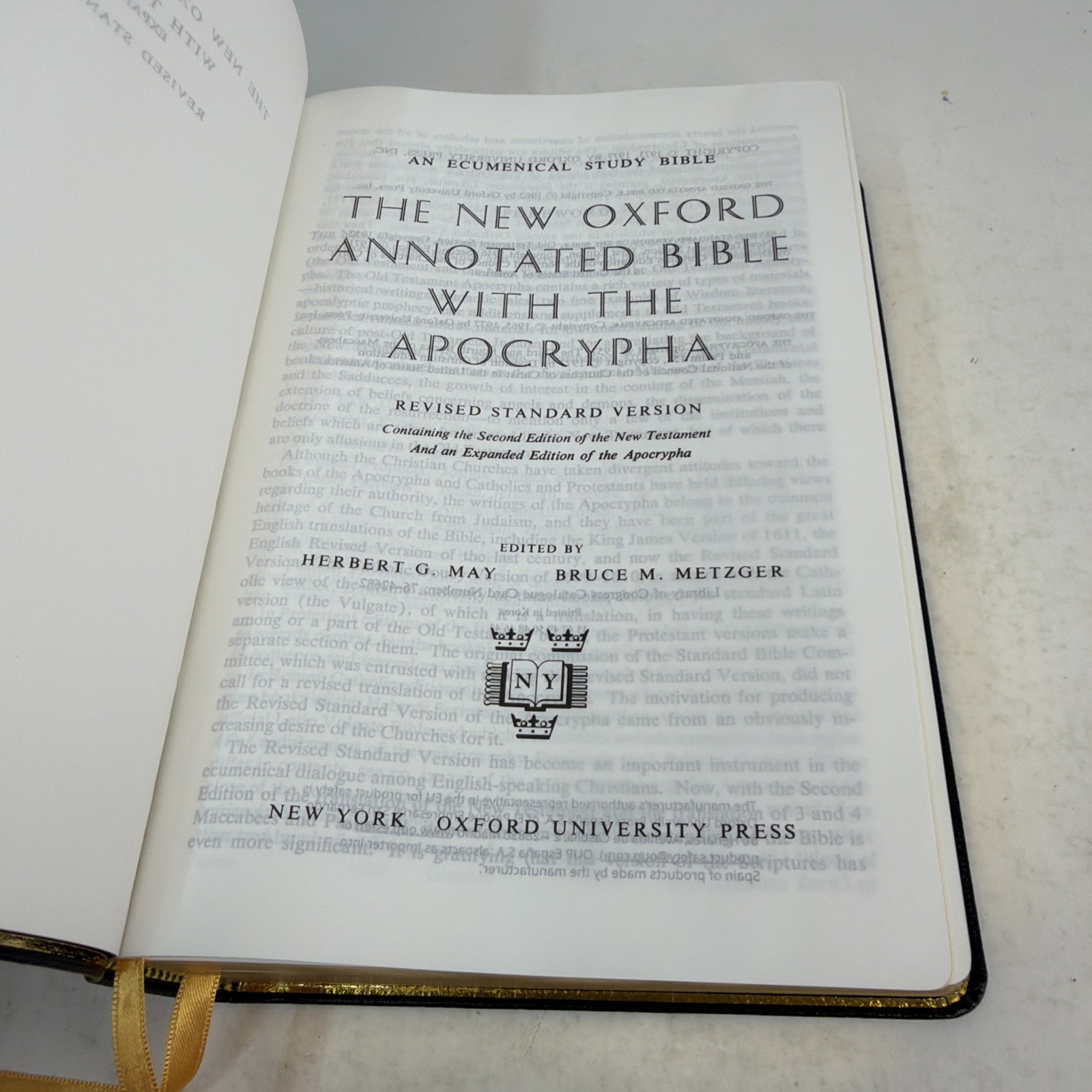 New Oxford Annotated Bible with Apocrypha Revised Standard Version Black Leather
