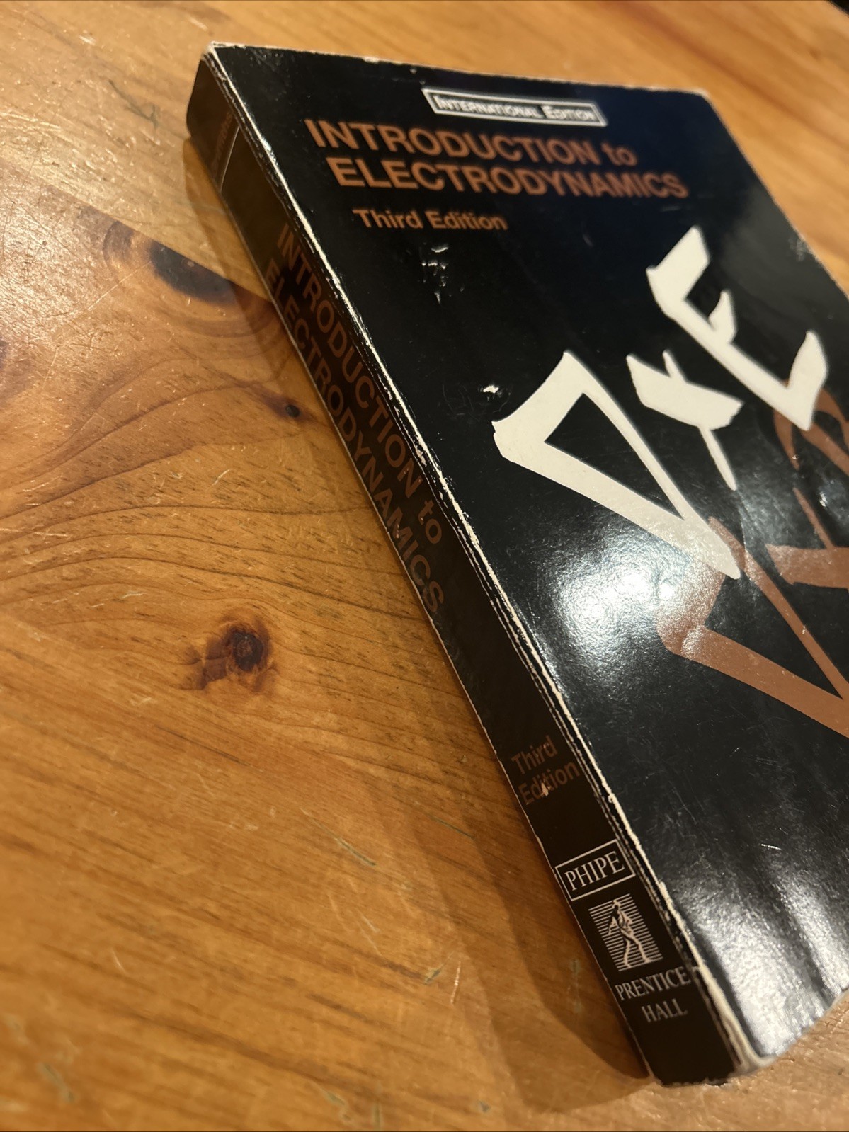 Introduction to Electrodynamics 3rd Ed Intl Ed by David J. Griffiths Paperback