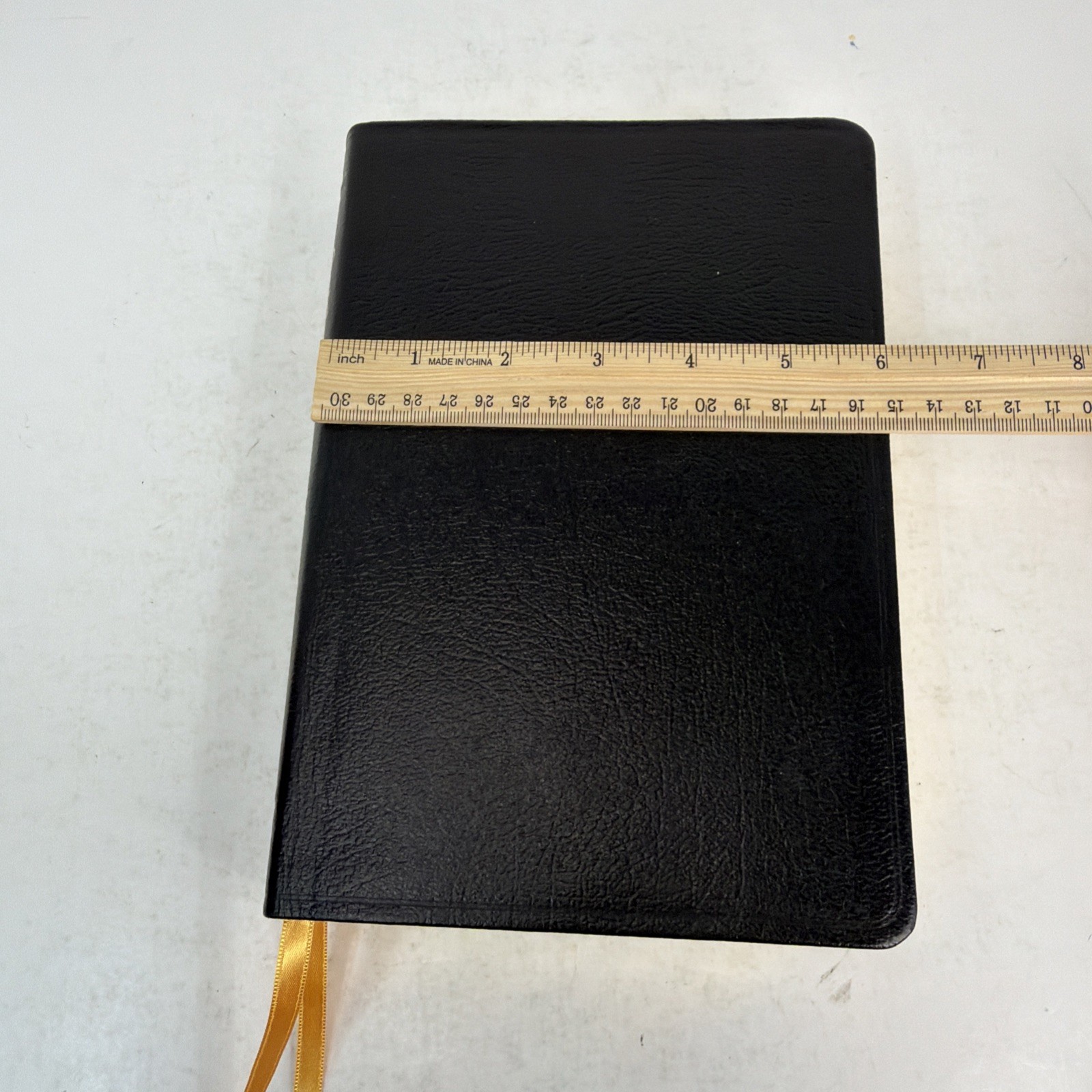 New Oxford Annotated Bible with Apocrypha Revised Standard Version Black Leather