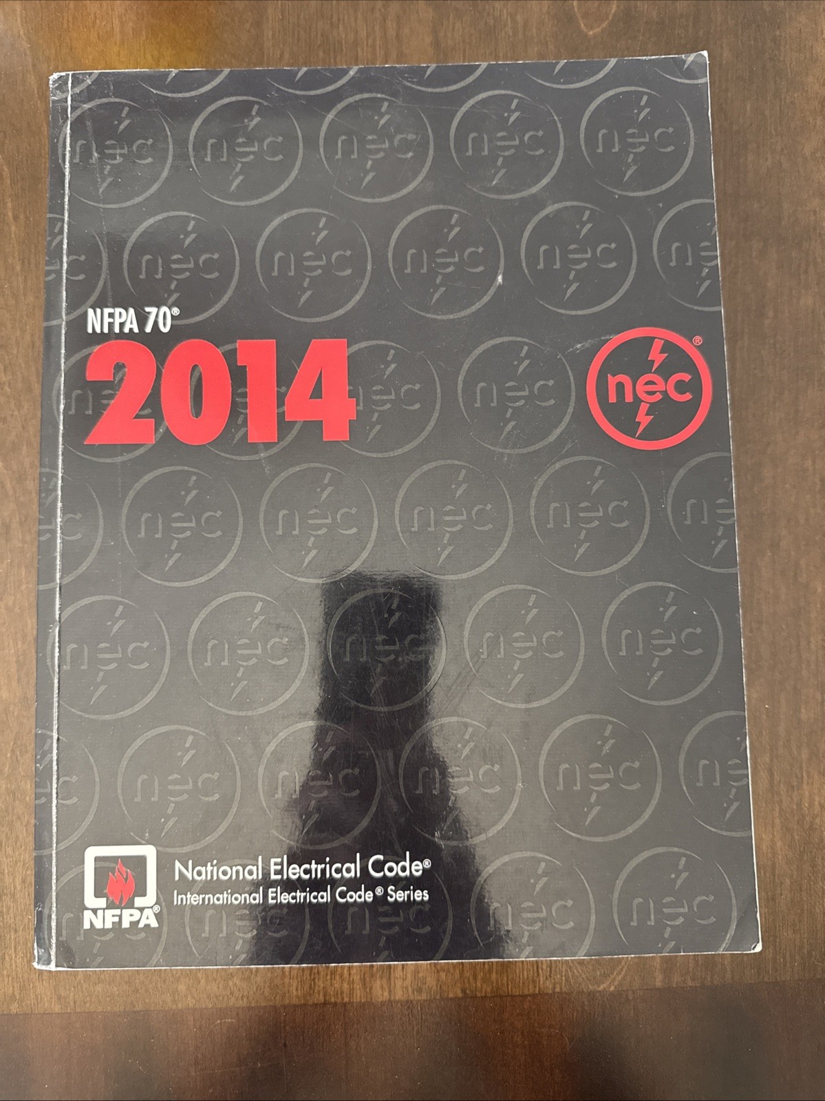 NFPA 70, National Electrical Code : 2014 Edition Paperback