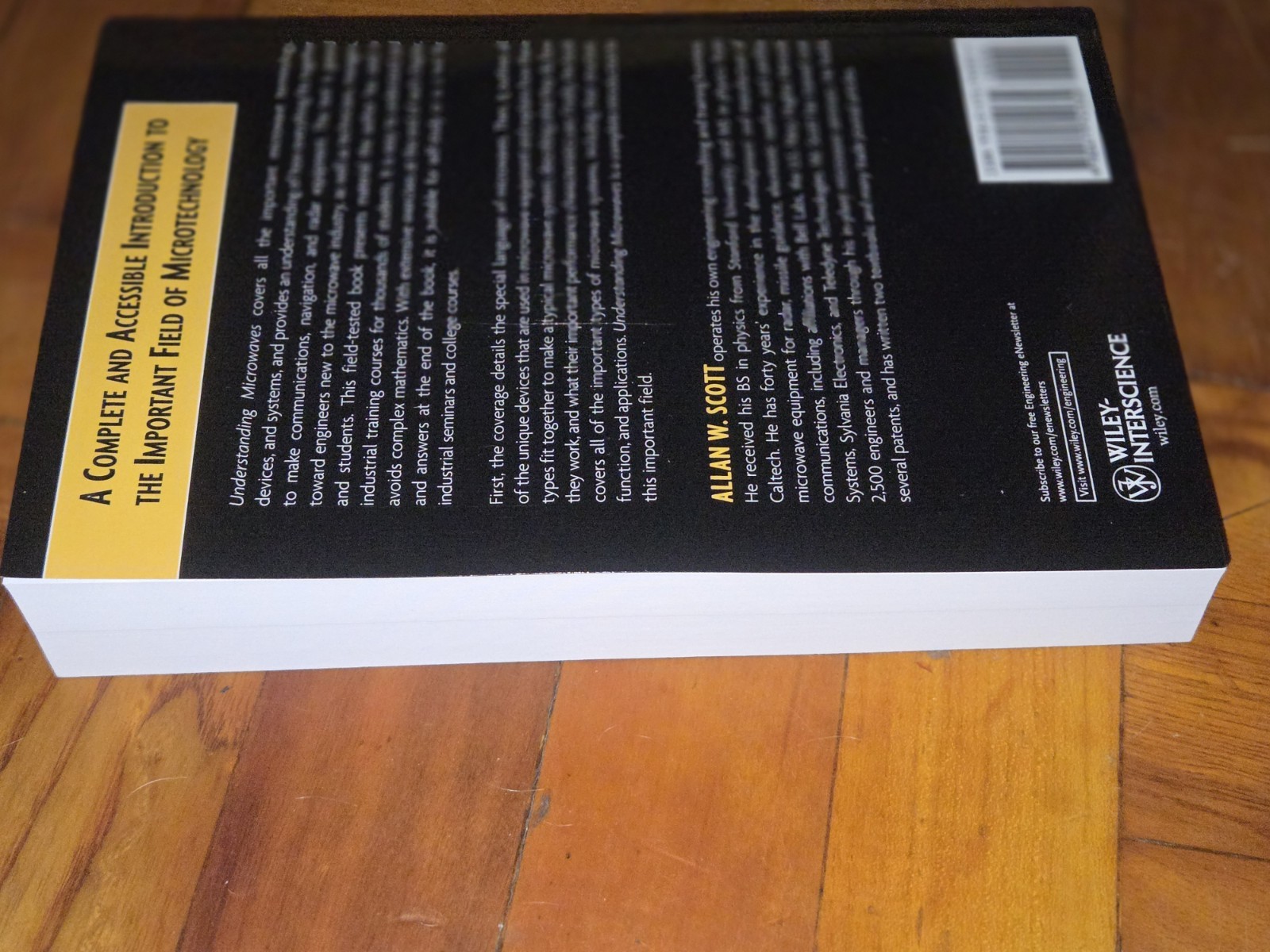 Understanding Microwaves by Allan W. Scott 2005 Trade Paperback Revised Edition