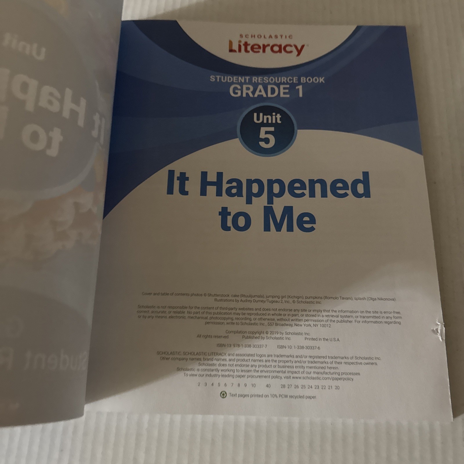 Scholastic Literacy Grade 1 Units 1-5 Student Resource Book Unused