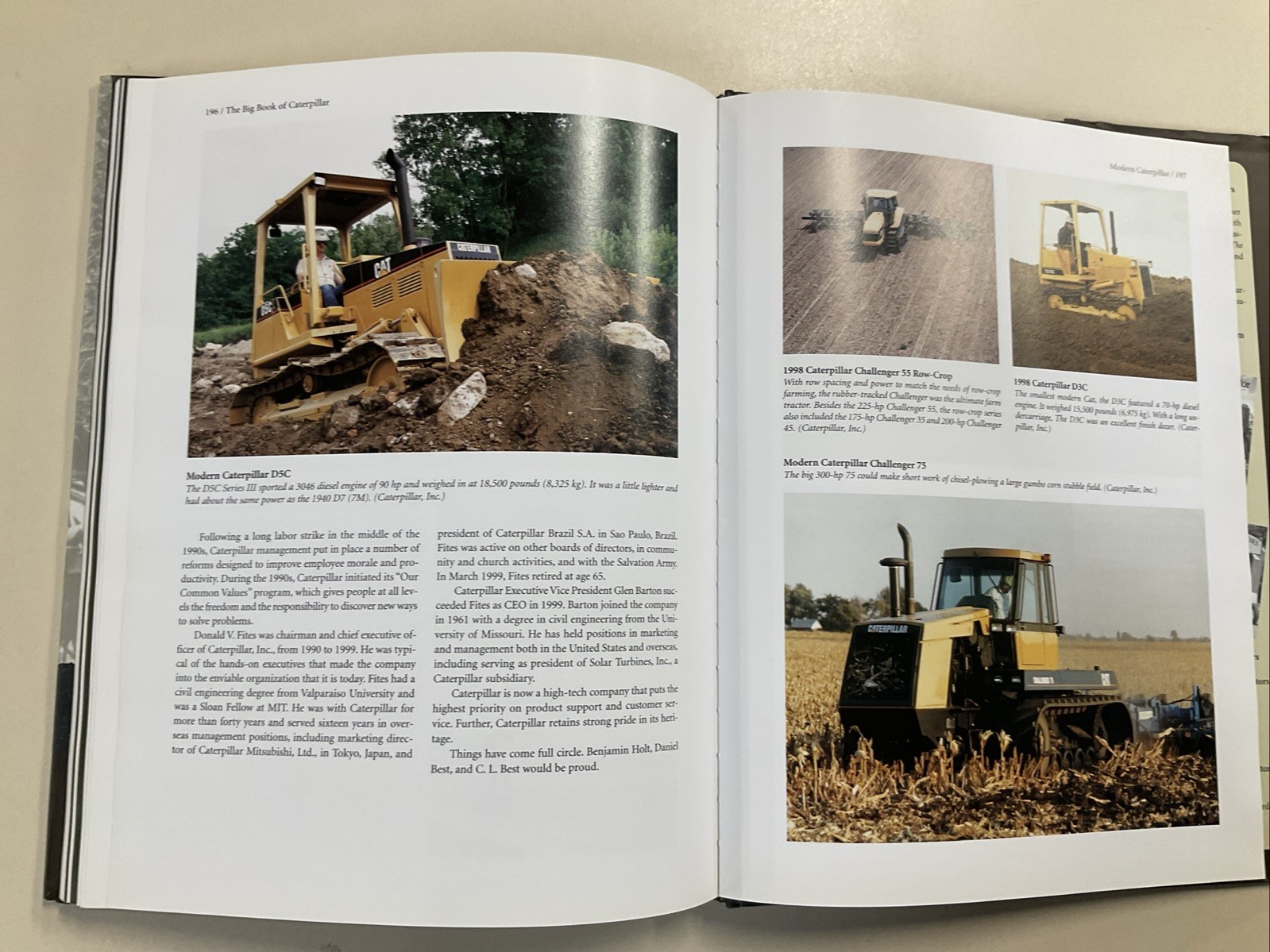 Big Book of Caterpillar Complete History by Robert Pripps HC DJ 2000 Voyageur Pr