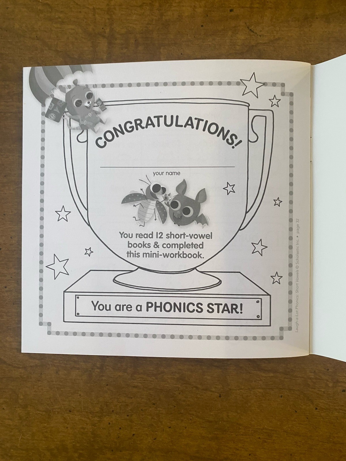 Laugh-A-Lot Phonics: Short Vowels Set & First little Readers Guided Level A Box