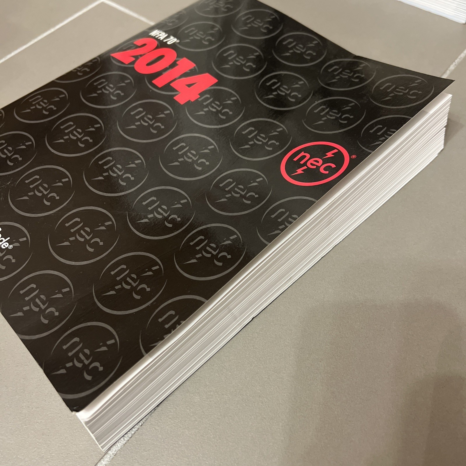 NFPA 70, National Electrical Code : 2014 Edition by National Fire Protection