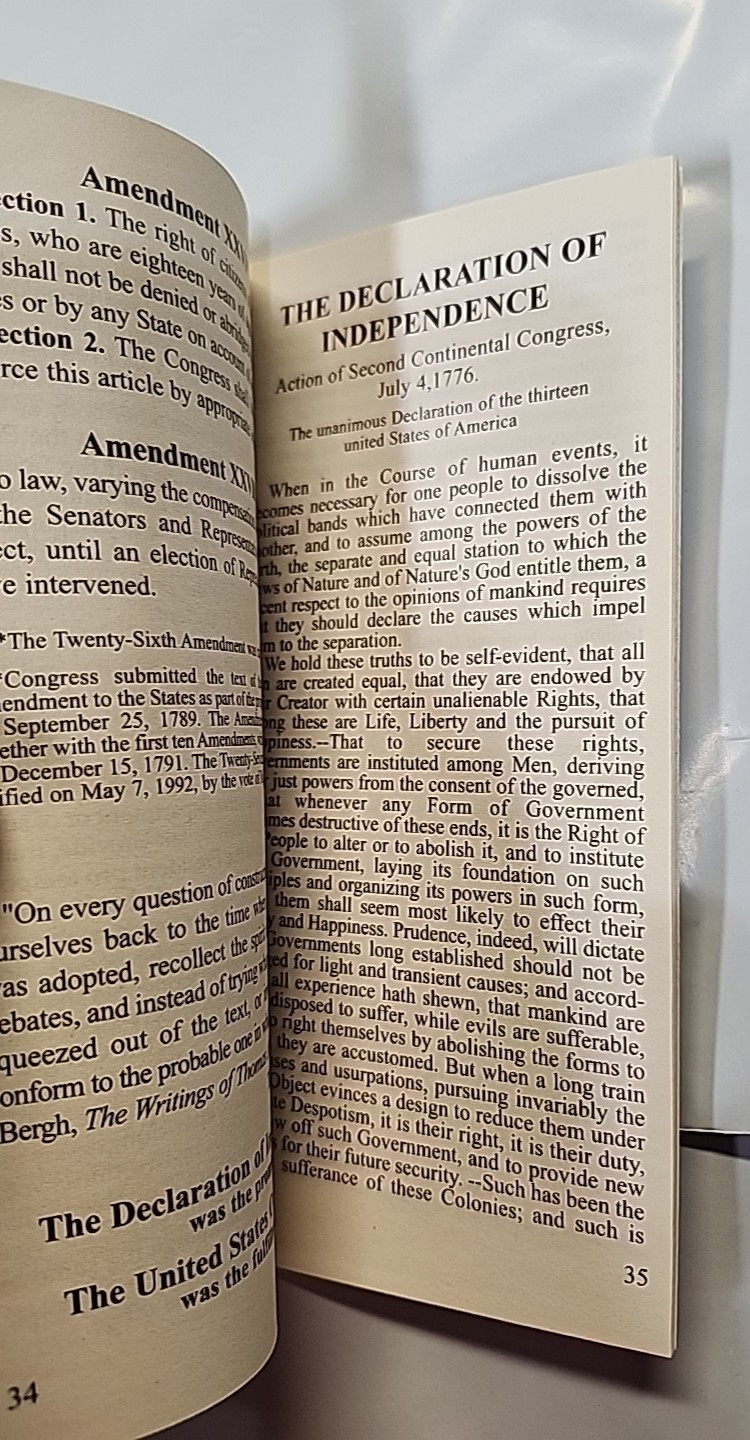 The Constitution of the US with All Amendments + Declaration of Independence