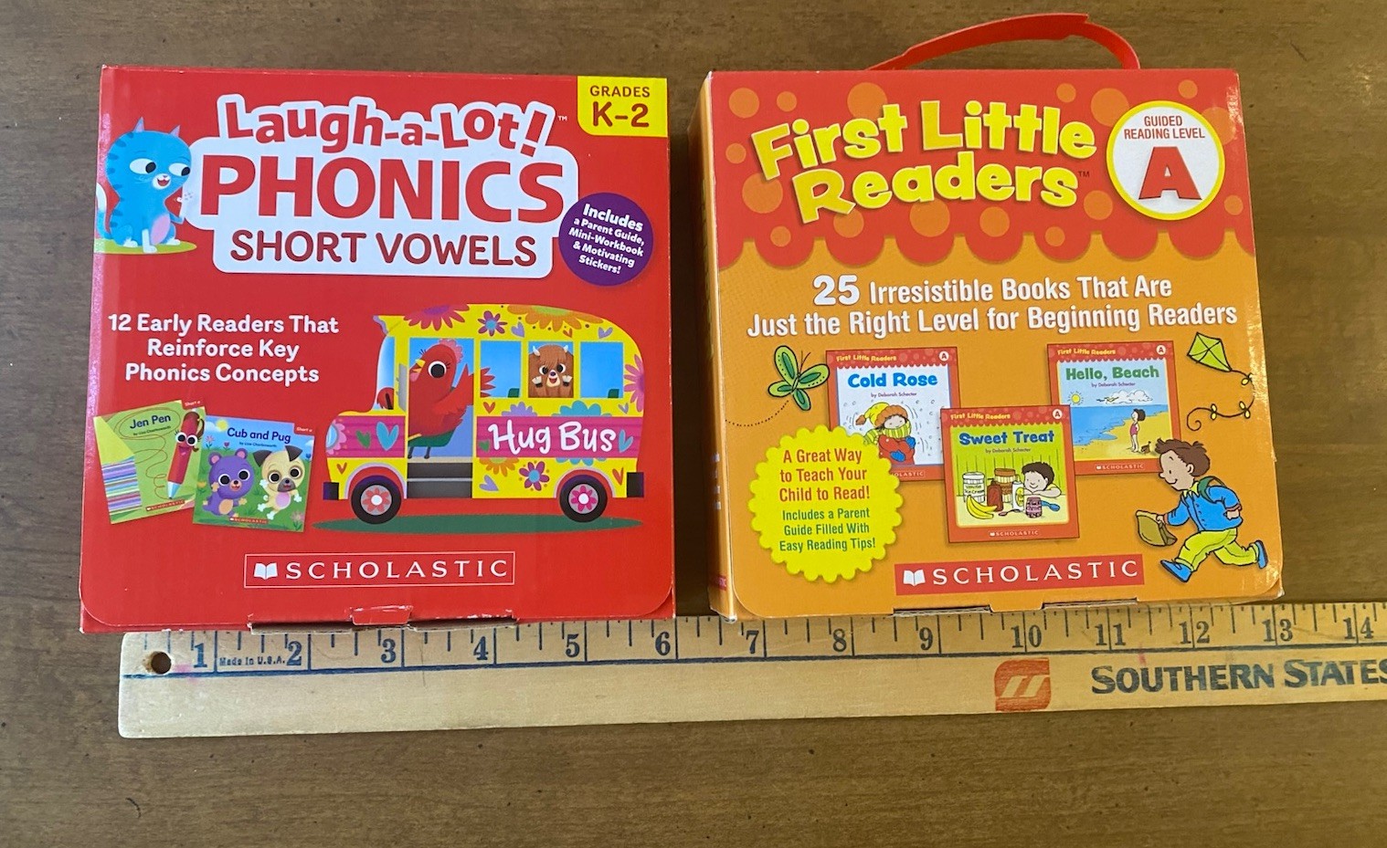 Laugh-A-Lot Phonics: Short Vowels Set & First little Readers Guided Level A Box
