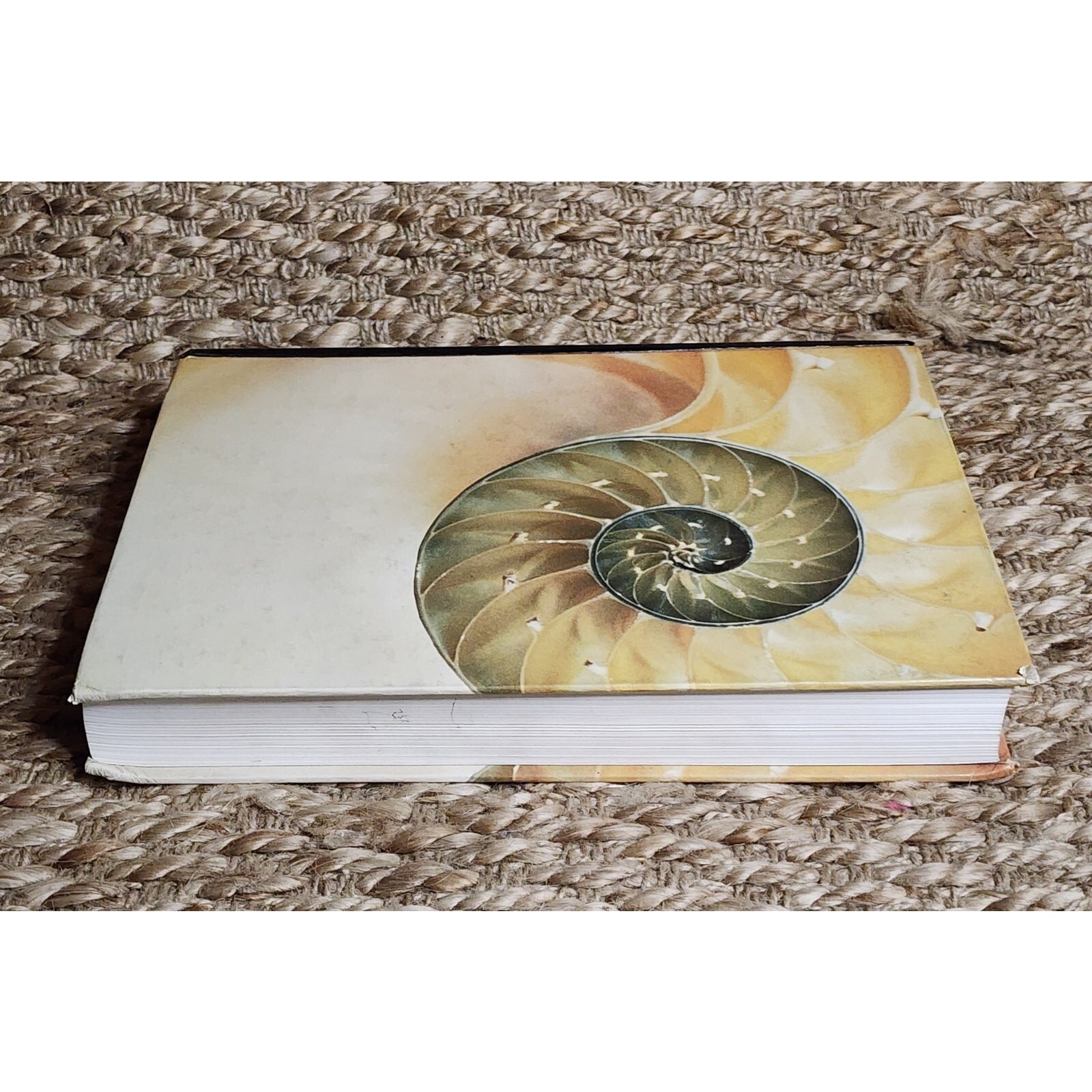 Vintage 1986 College Text Book The world Of Biology 3rd Edition Davis & Solomon