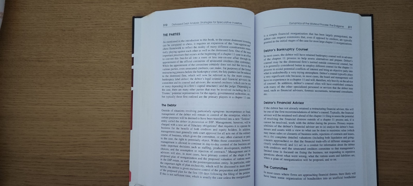 distressed debt analysis book (Shipping included in the price)