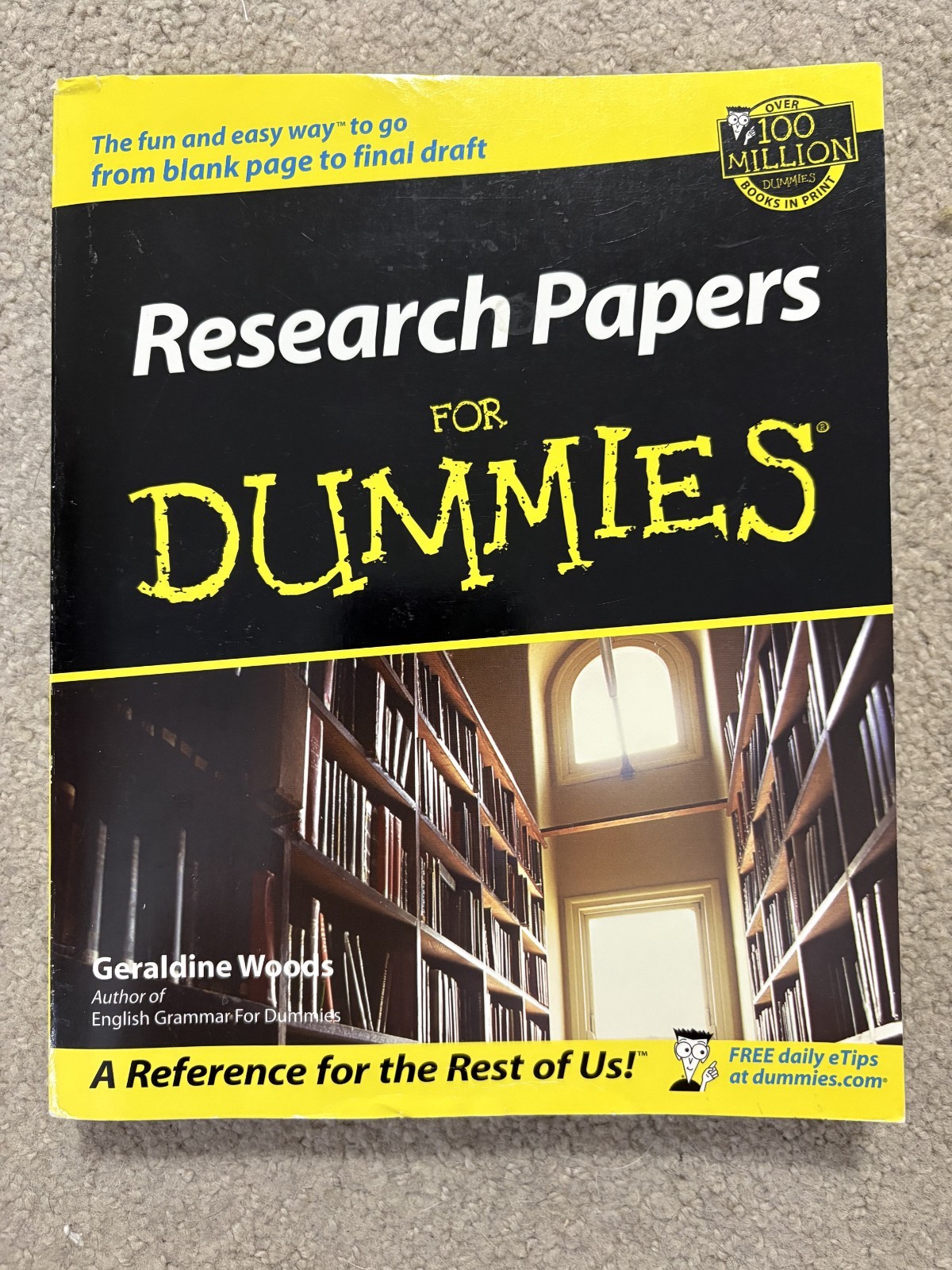 Research Papers for Dummies (Paperback) by Woods, Geraldine – LIKE NEW