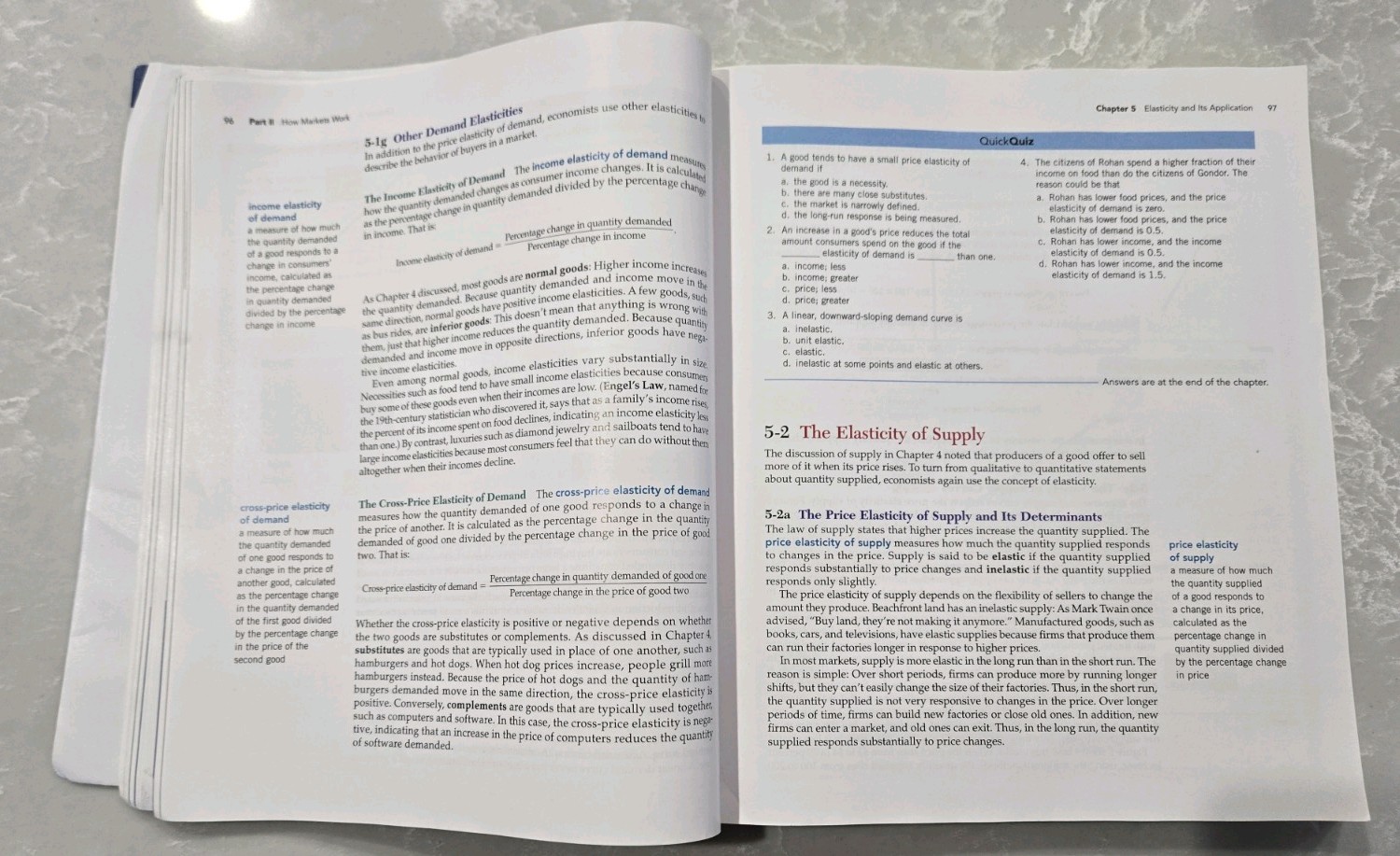 Principles of Microeconomics Paperback N. Mankiw