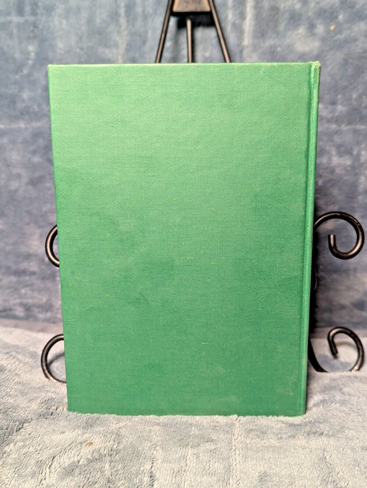 Cosmic rays, The Commonwealth Library Selected Readings in physics 1972 1st Ed