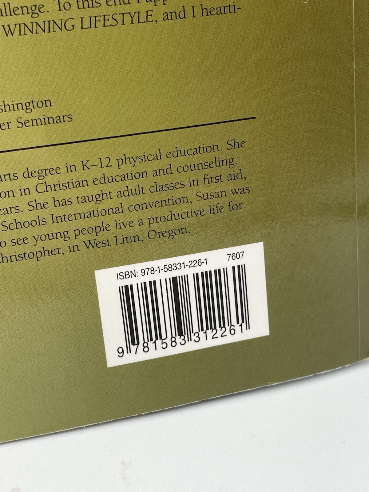 2005 Total Health: Choices For A Winning Lifestyle High School Student Textbook