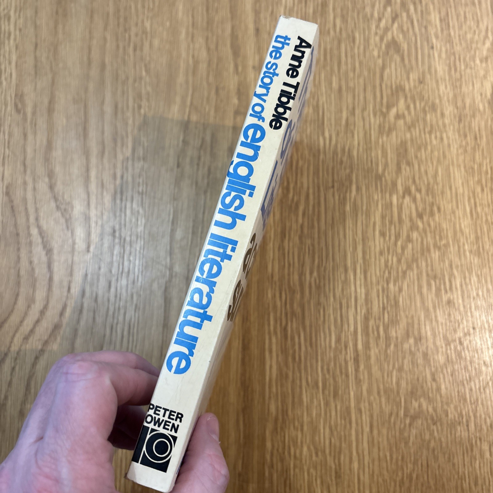 The Story of English Literature: A Critical Survey Anne Tibble 1974 vintage PB
