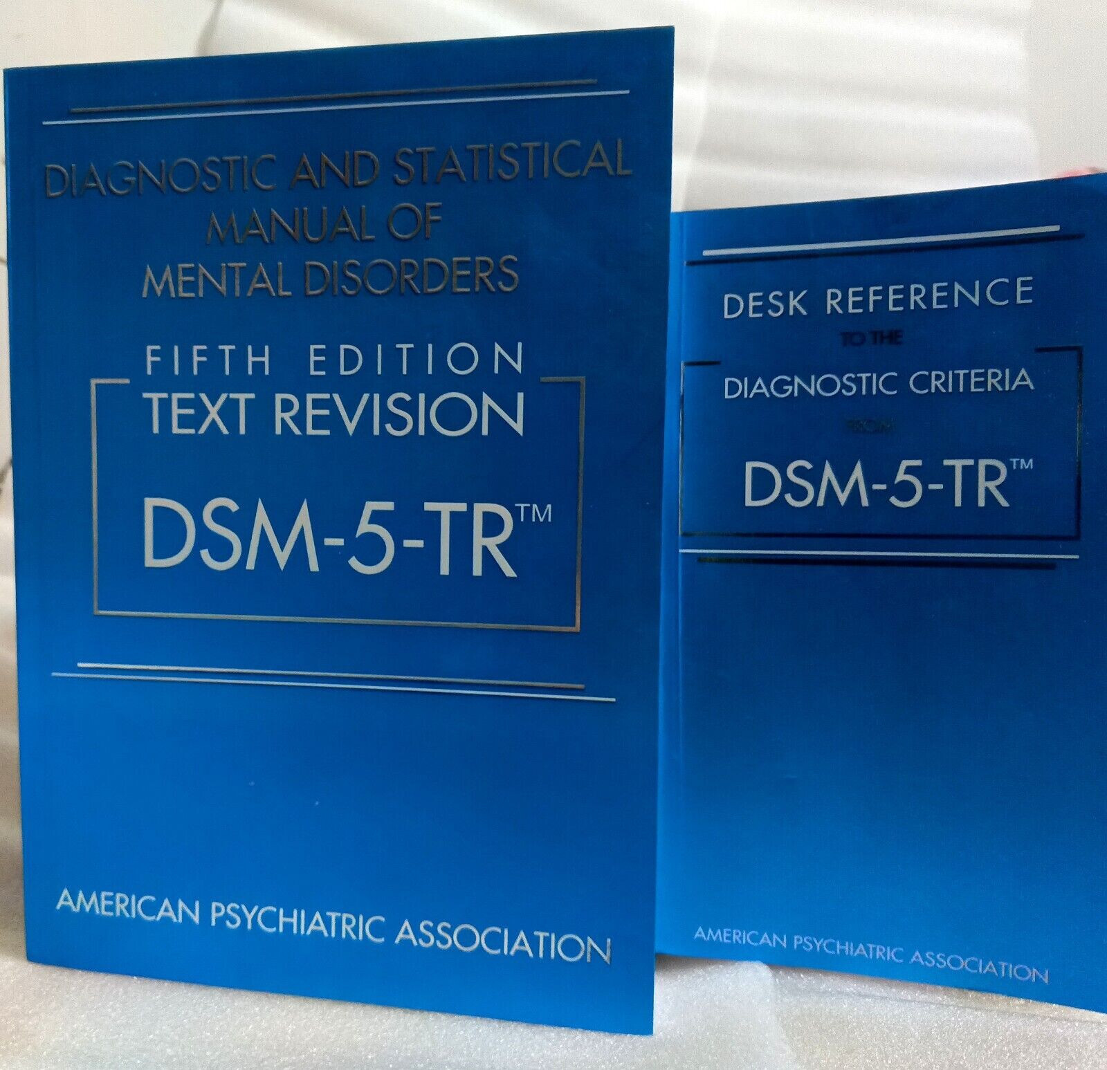 DSM-5 TR Paperback+DESK reference from DSM-5-TR 5th Edition Paperback 2022-COMBO