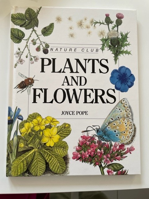 Nature Club – Books by Joyce Pope 1993