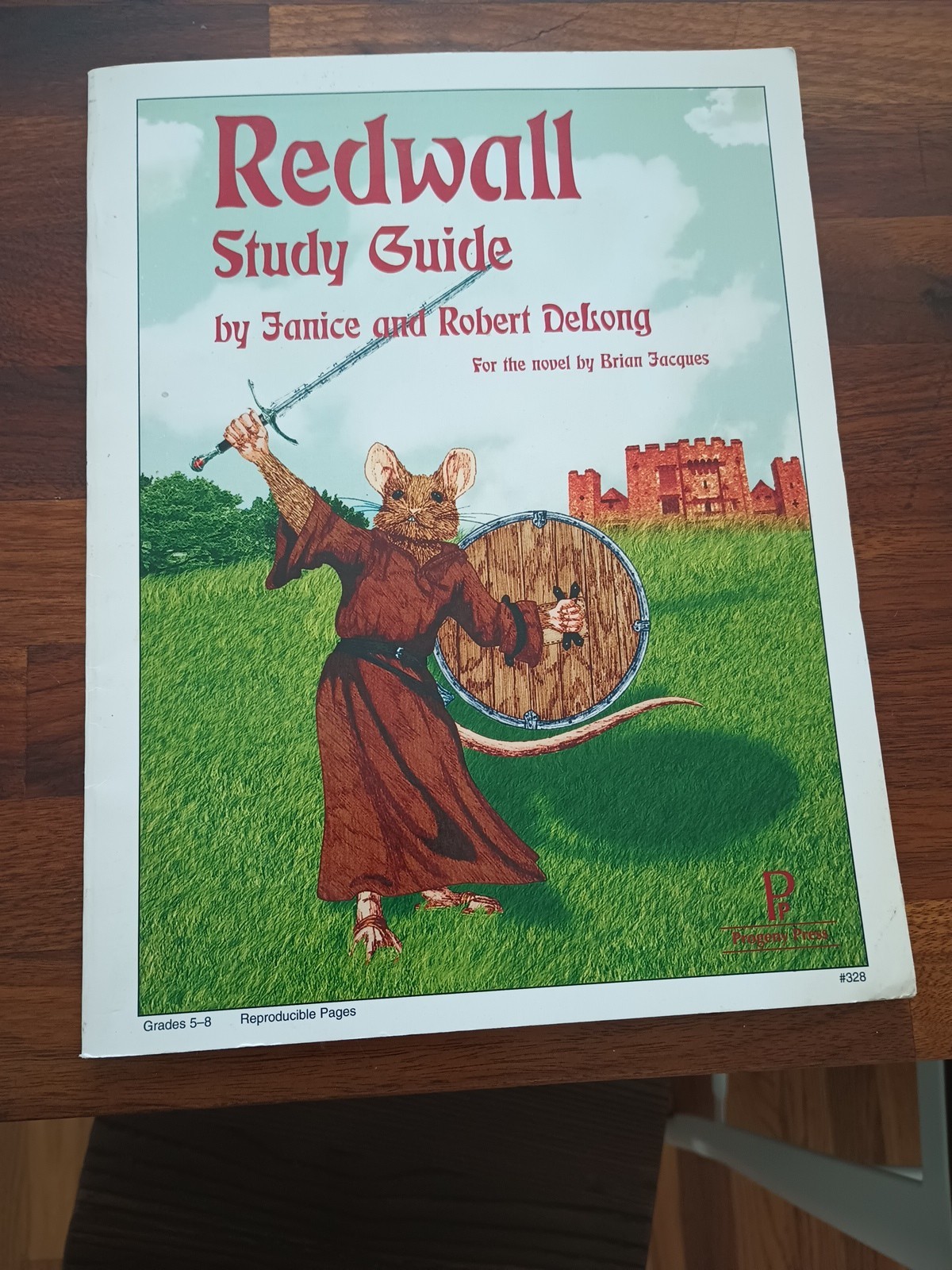 Redwall Study Guide by Janice de Long and Robert de Long (2003, Ringbound)